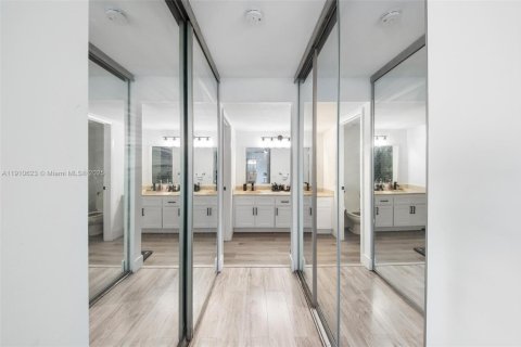 Снять в аренду таунхаус в Дейви, Флорида 3 спальни, 153.66м2, № 1966684 - фото 25