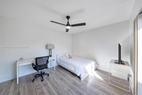 Снять в аренду таунхаус в Дейви, Флорида 3 спальни, 153.66м2, № 1966684 - фото 17