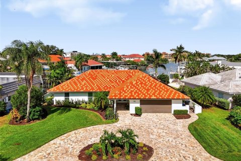 Casa en Saint Petersburg, Florida 3 dormitorios, 260.13 m2 № 2379528