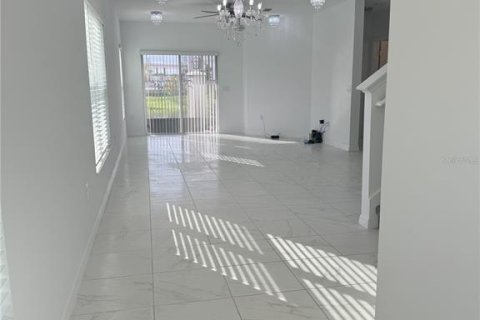 Adosado en alquiler en Kissimmee, Florida, 4 dormitorios, 189.06 m2 № 1914458 - foto 13