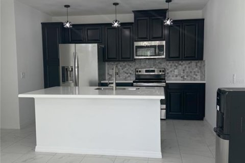 Adosado en alquiler en Kissimmee, Florida, 4 dormitorios, 189.06 m2 № 1914458 - foto 14