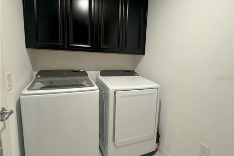 Adosado en alquiler en Kissimmee, Florida, 4 dormitorios, 189.06 m2 № 1914458 - foto 12