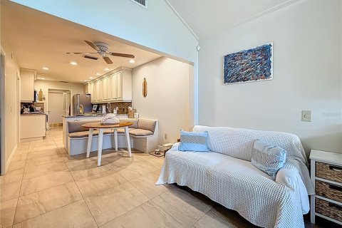 Villa ou maison à vendre à Wesley Chapel, Floride: 3 chambres, 238.48 m2 № 1843592 - photo 28