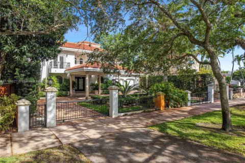 Villa ou maison à Coral Gables, Floride 4 chambres, 344.57 m2 № 2024305