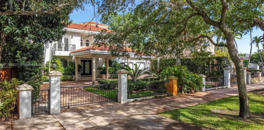 Villa ou maison à Coral Gables, Floride 4 chambres, 344.57 m2 № 2024305
