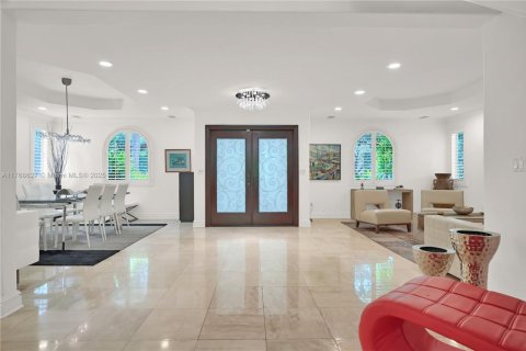 Villa ou maison à vendre à Coral Gables, Floride: 4 chambres, 344.57 m2 № 2024305 - photo 3