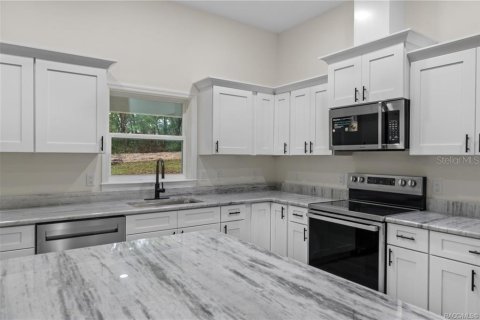 House in Inverness, Florida 3 bedrooms, 150.22 sq.m. № 1723985 - photo 12