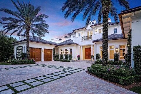 House in Jupiter, Florida 7 bedrooms, 795.71 sq.m. № 2183030 - photo 2
