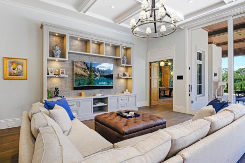 House in Jupiter, Florida 7 bedrooms, 795.71 sq.m. № 2183030 - photo 8