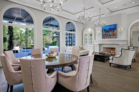 House in Jupiter, Florida 7 bedrooms, 795.71 sq.m. № 2183030 - photo 10