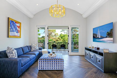 House in Jupiter, Florida 7 bedrooms, 795.71 sq.m. № 2183030 - photo 25
