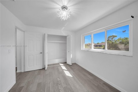 Villa ou maison à louer à Cape Coral, Floride: 4 chambres, 178 m2 № 2437520 - photo 16