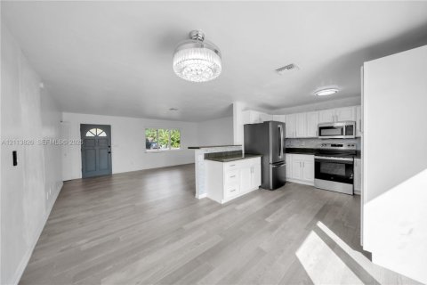 Villa ou maison à louer à Cape Coral, Floride: 4 chambres, 178 m2 № 2437520 - photo 28