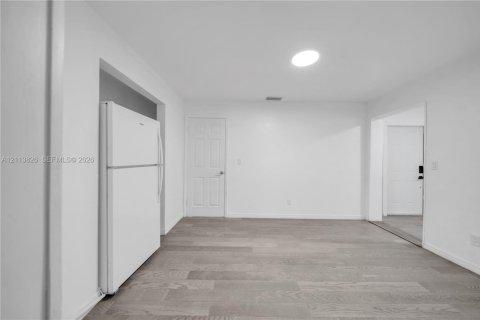Villa ou maison à louer à Cape Coral, Floride: 4 chambres, 178 m2 № 2437520 - photo 12