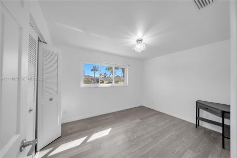 Villa ou maison à louer à Cape Coral, Floride: 4 chambres, 178 m2 № 2437520 - photo 15