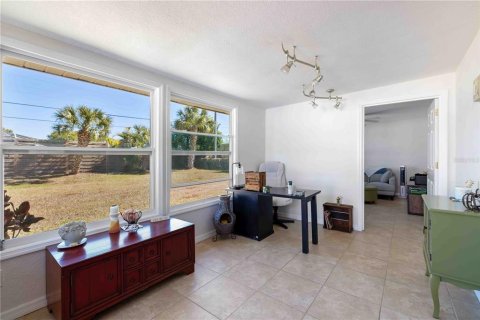 House in Venice, Florida 3 bedrooms, 127.09 sq.m. № 2196694 - photo 20