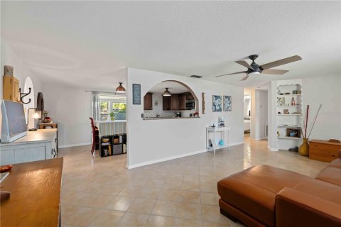 House in Venice, Florida 3 bedrooms, 127.09 sq.m. № 2196694 - photo 10
