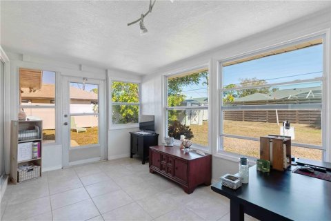 House in Venice, Florida 3 bedrooms, 127.09 sq.m. № 2196694 - photo 23