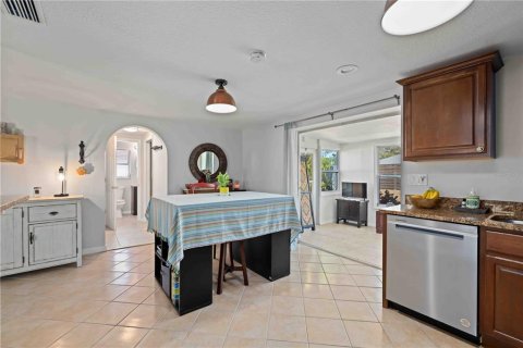 House in Venice, Florida 3 bedrooms, 127.09 sq.m. № 2196694 - photo 16