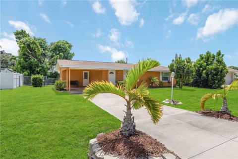 House in Venice, Florida 3 bedrooms, 127.09 sq.m. № 2196694 - photo 2