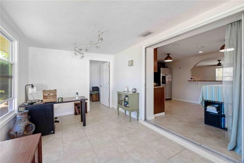 House in Venice, Florida 3 bedrooms, 127.09 sq.m. № 2196694 - photo 21
