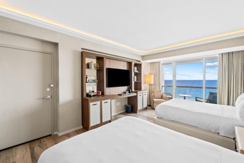 Condo in Fort Lauderdale, Florida, 3 rooms № 2081839 - photo 2