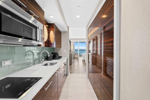 Condo in Fort Lauderdale, Florida, 3 rooms № 2081839 - photo 6
