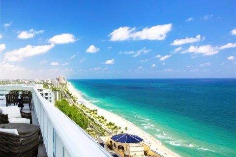 Condo in Fort Lauderdale, Florida, 3 rooms № 2081839 - photo 18