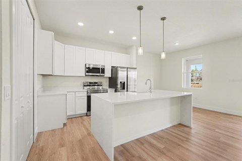 Casa en venta en Palm Bay, Florida, 4 dormitorios, 201.69 m2 № 2384449 - foto 5