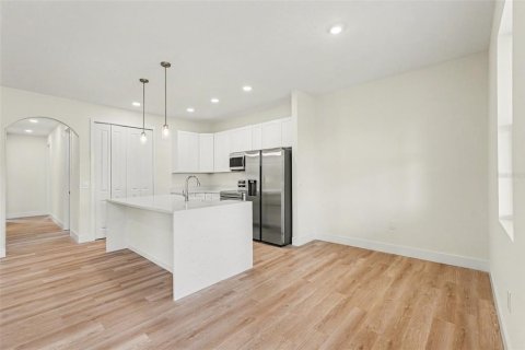 Casa en venta en Palm Bay, Florida, 4 dormitorios, 201.69 m2 № 2384449 - foto 7