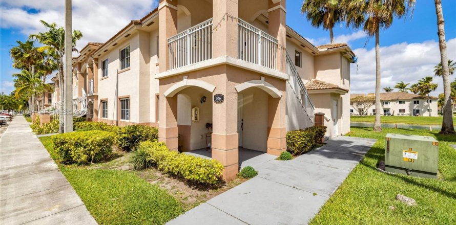 Condominio en Homestead, Florida, 3 dormitorios  № 2009386