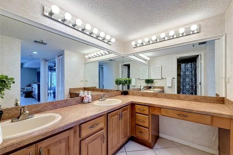 Condominio en venta en Indian Shores, Florida, 3 dormitorios, 133.31 m2 № 2129112 - foto 18