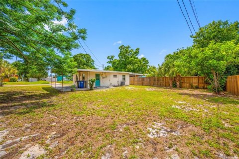 Casa en alquiler en Saint Petersburg, Florida, 2 dormitorios, 59.64 m2 № 2111275 - foto 13