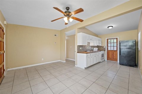 Casa en alquiler en Saint Petersburg, Florida, 2 dormitorios, 59.64 m2 № 2111275 - foto 5