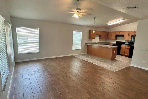 Villa ou maison à louer à Groveland, Floride: 4 chambres, 150.22 m2 № 2404906 - photo 2