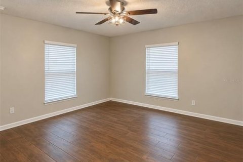 Villa ou maison à louer à Groveland, Floride: 4 chambres, 150.22 m2 № 2404906 - photo 3