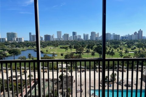 Condominio en Aventura, Florida, 2 dormitorios  № 2033057