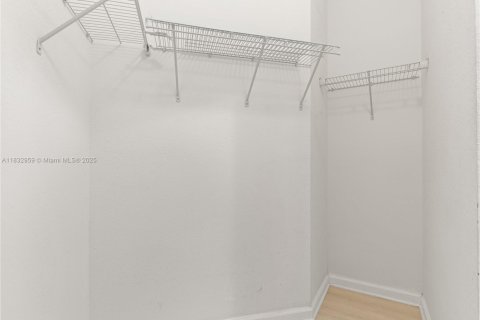 Купить кондоминиум в Дорал, Флорида 2 спальни, 106.93м2, № 1855385 - фото 12