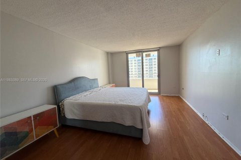 Condo in Miami Beach, Florida, 2 bedrooms № 2030955 - photo 15