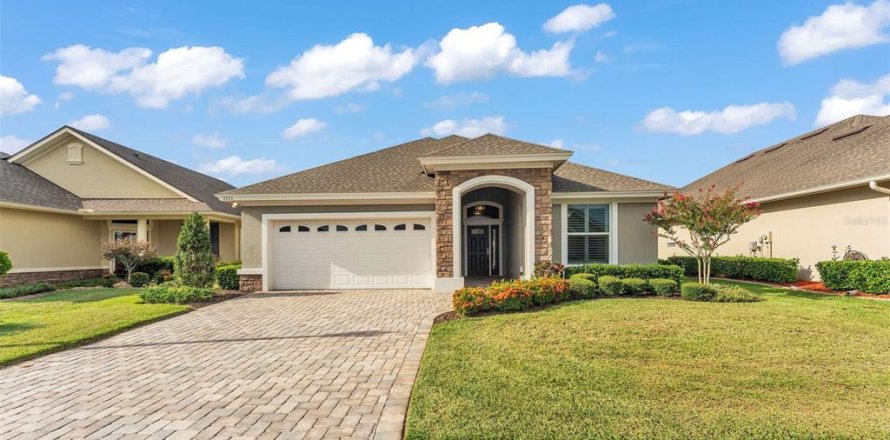 House in Lakeland, Florida 2 bedrooms, 178.84 sq.m. № 1876550
