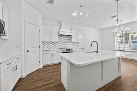 House in Gainesville, Florida 4 bedrooms, 176.51 sq.m. № 2123734 - photo 21