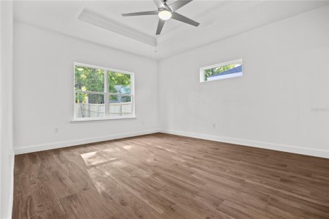 House in Gainesville, Florida 4 bedrooms, 176.51 sq.m. № 2123734 - photo 9