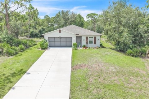 House in Punta Gorda, Florida 3 bedrooms, 132.85 sq.m. № 2287609 - photo 2