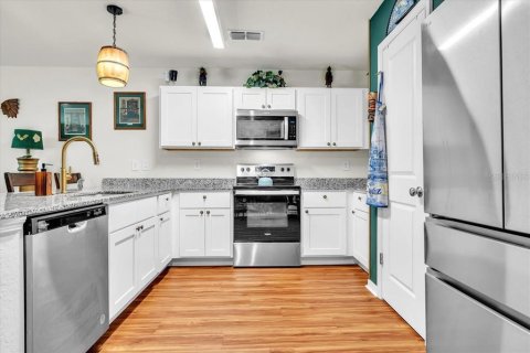 House in Punta Gorda, Florida 3 bedrooms, 132.85 sq.m. № 2287609 - photo 8