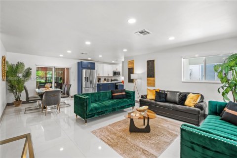 Villa ou maison à vendre à Deerfield Beach, Floride: 3 chambres, 142.23 m2 № 2023301 - photo 5