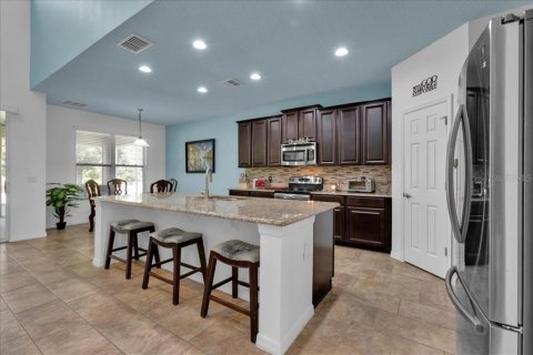 House in Clermont, Florida 4 bedrooms, 331.94 sq.m. № 1723879 - photo 14