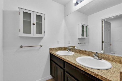 House in Clermont, Florida 4 bedrooms, 331.94 sq.m. № 1723879 - photo 28