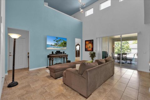 House in Clermont, Florida 4 bedrooms, 331.94 sq.m. № 1723879 - photo 13