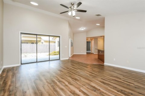 House in Altamonte Springs, Florida 4 bedrooms, 218.97 sq.m. № 2095161 - photo 4