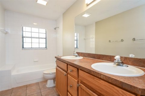 House in Altamonte Springs, Florida 4 bedrooms, 218.97 sq.m. № 2095161 - photo 11